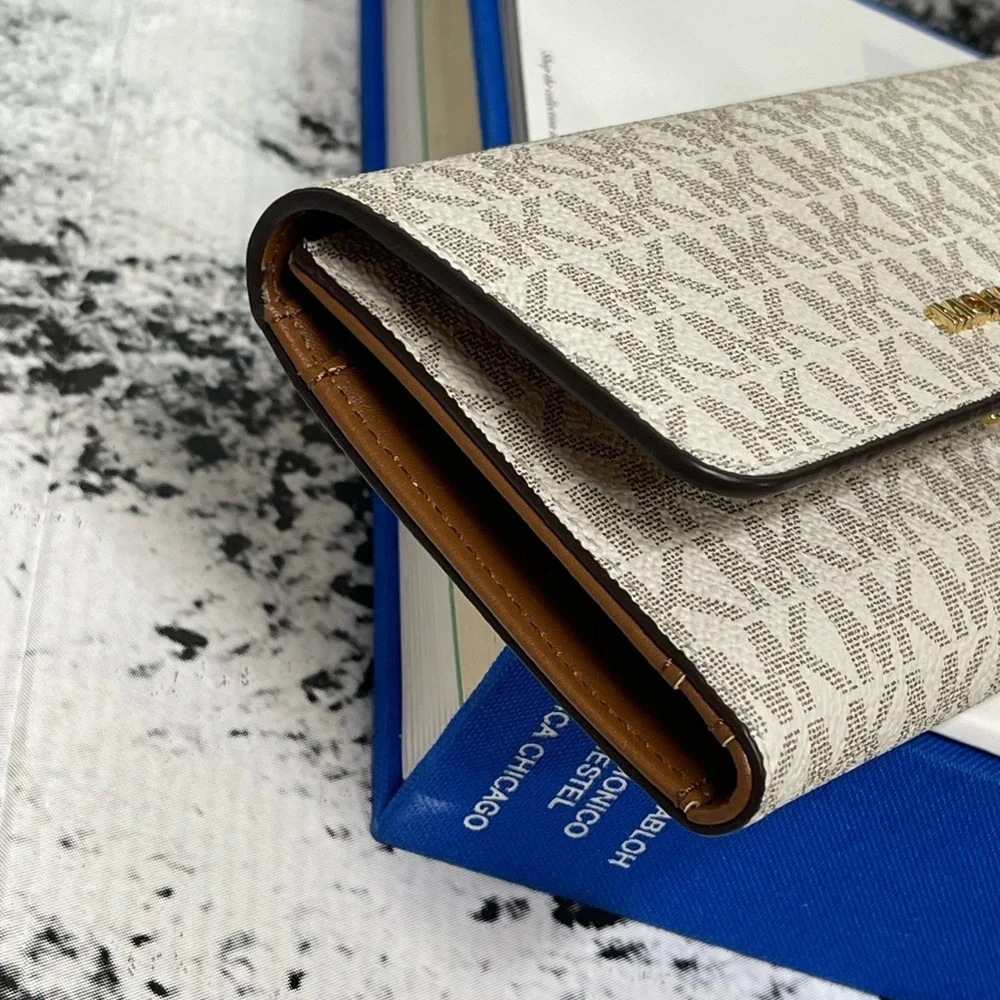 (new+tag) Michael Kors jet set travel large trifold wallet